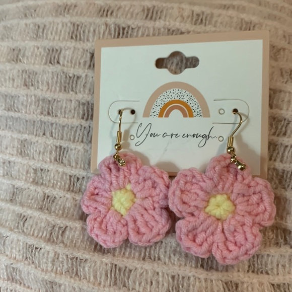 Pink flower crochet 🌸 earrings -perfect for this season, a festival, etc;!! - Picture 2 of 5